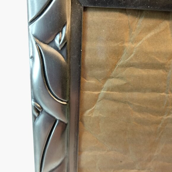 Decorative Silver Tone Picture Frame  Leaf Design Free Standing Desktop 3 x 5 - Picture 2 of 5